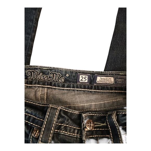 Miss Me Women's‎ Boyfriend Capri Jeans Bling Embroidery Medium Wash Size 25 - Picture 8 of 12